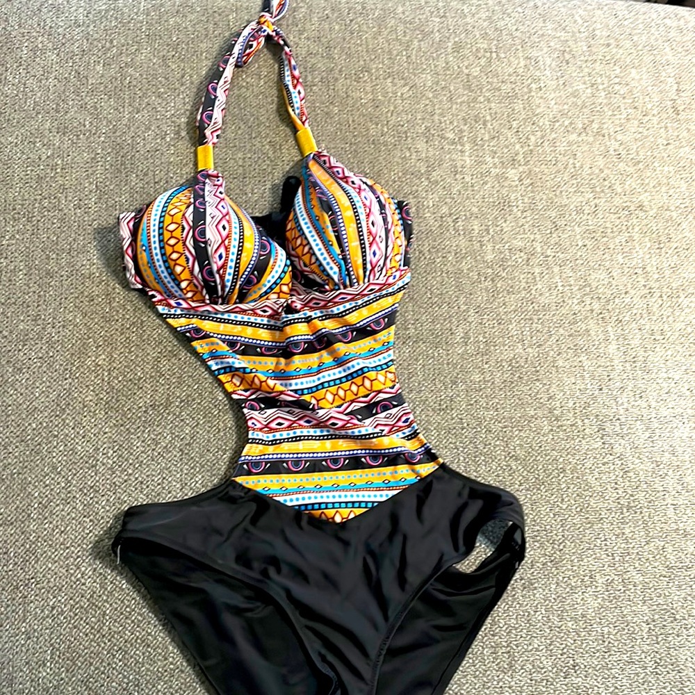 NWOT Women’s XL one piece multicolored bathing suit.